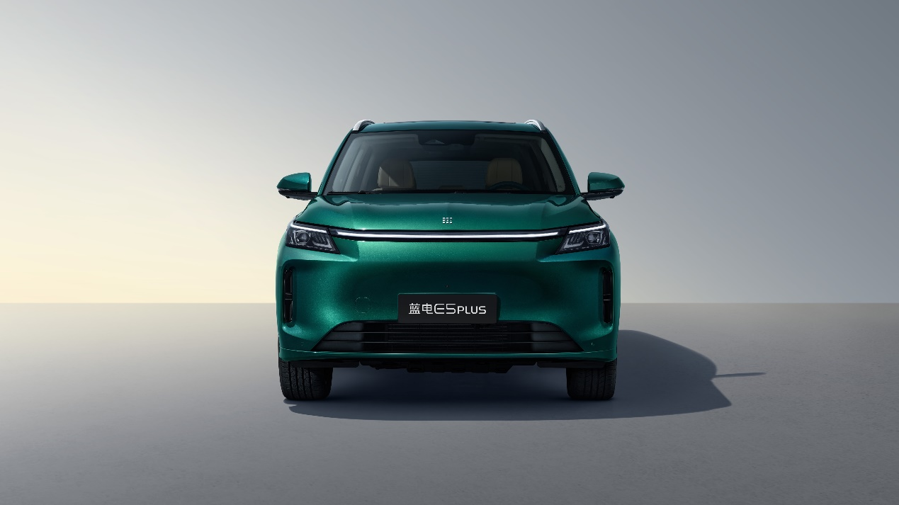 藍(lán)電 E5 PLUS 165km 長續(xù)航先享版，10 萬級插混 SUV 的超值首選