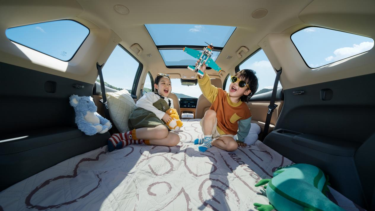 家庭出行的“新質(zhì)生產(chǎn)力”來(lái)了！藍(lán)電E5 PLUS 165km長(zhǎng)續(xù)航先享版