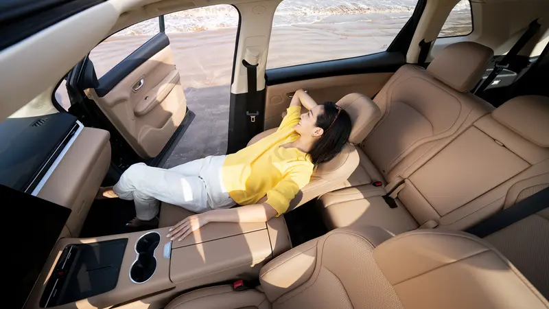 10萬內(nèi)插混SUV新標(biāo)桿！9.98萬+165km續(xù)航=藍(lán)電E5 PLUS